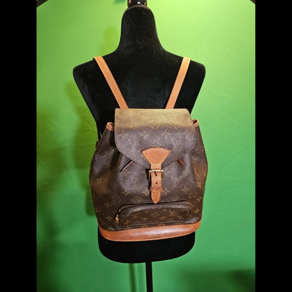 Louis Vuitton Vintage Montsouris Backpack Monogram Canvas MM - Picture 9 of 10